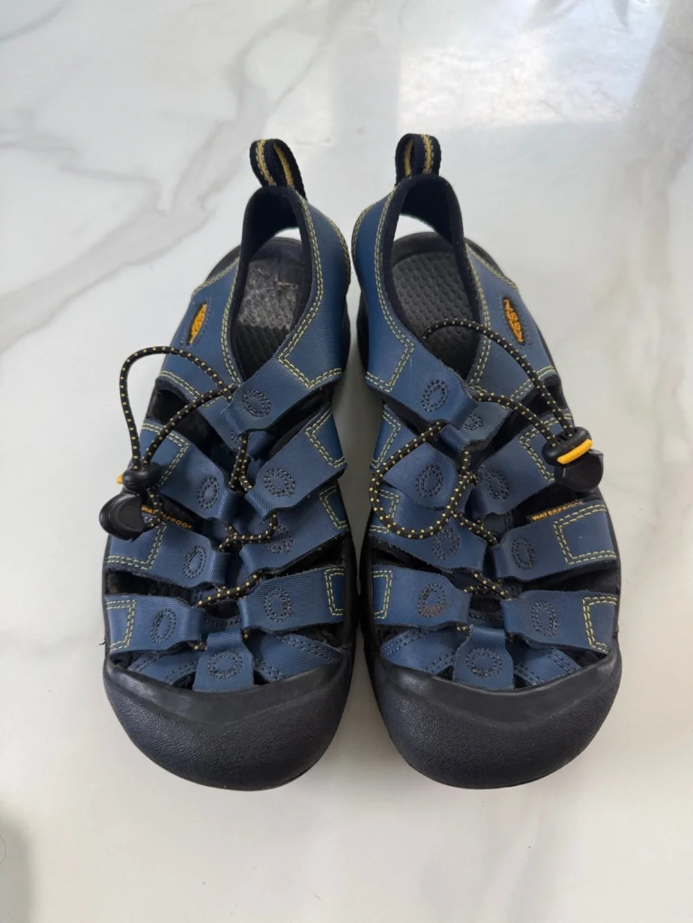 Keen rugged closed
